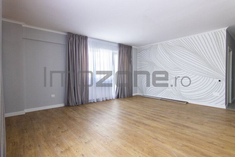 Trei camere, oferta septembrie: loc de parcare gratuit pentru apartamentele cu 3 camere.