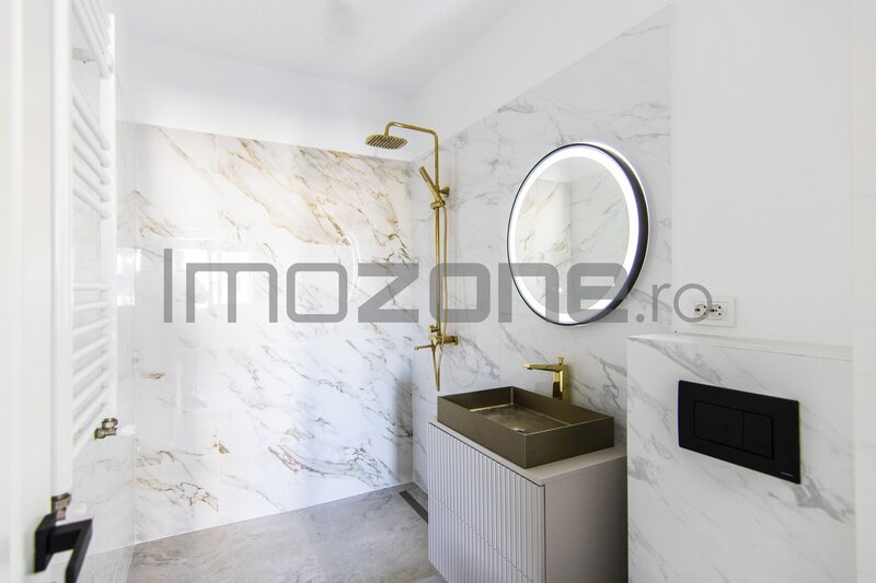 Trei camere, oferta septembrie: loc de parcare gratuit pentru apartamentele cu 3 camere.