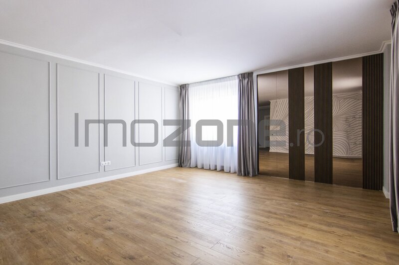 Trei camere, oferta septembrie: loc de parcare gratuit pentru apartamentele cu 3 camere.
