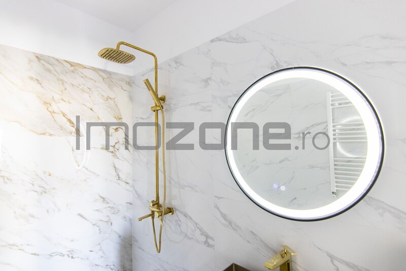 Trei camere, oferta septembrie: loc de parcare gratuit pentru apartamentele cu 3 camere.